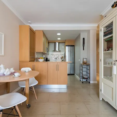 Miguel Rosas Apartment *